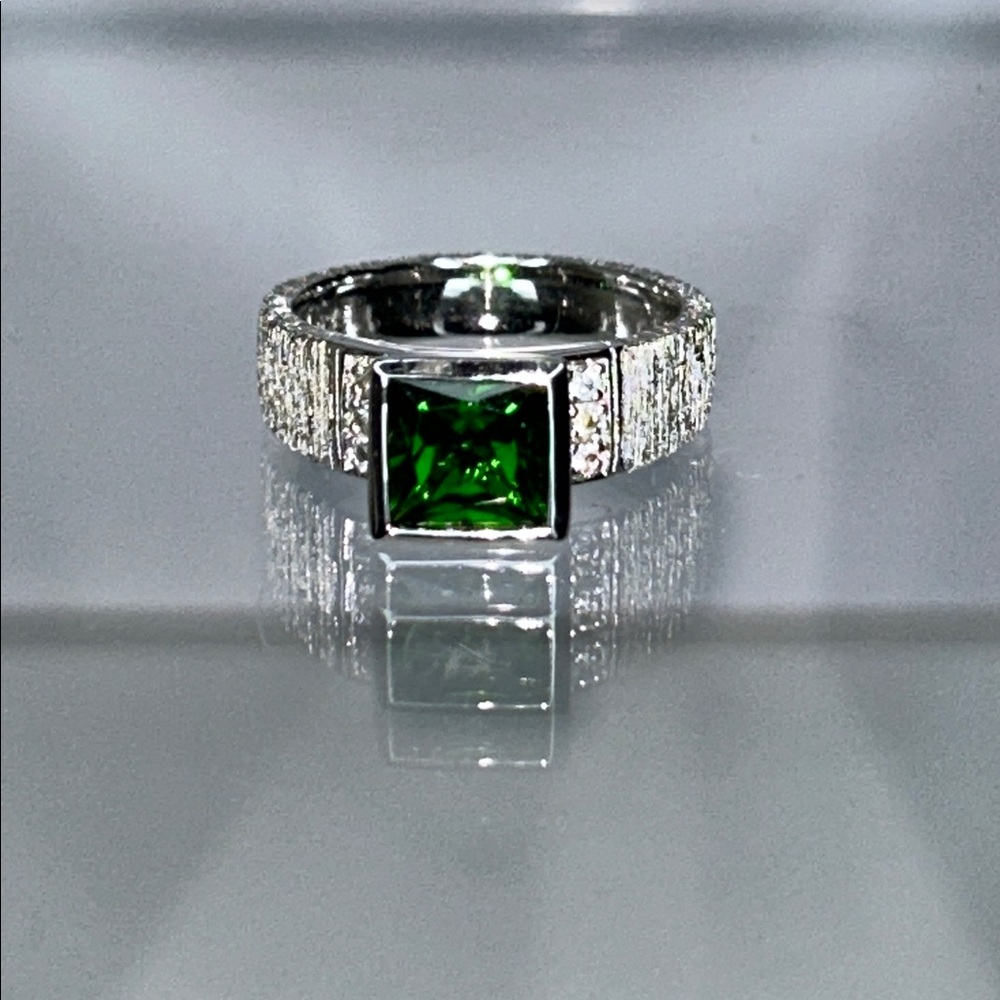 NWOT Genuine Chrome Diopside Textured Sterling Silver Designer Ring Boho Modern